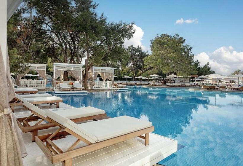 استراحتگاه Titanic Deluxe Lara