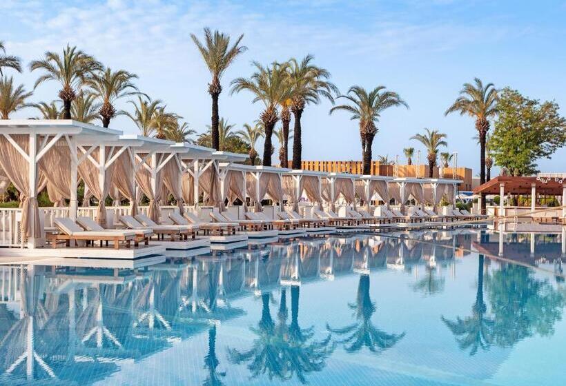 استراحتگاه Titanic Deluxe Lara