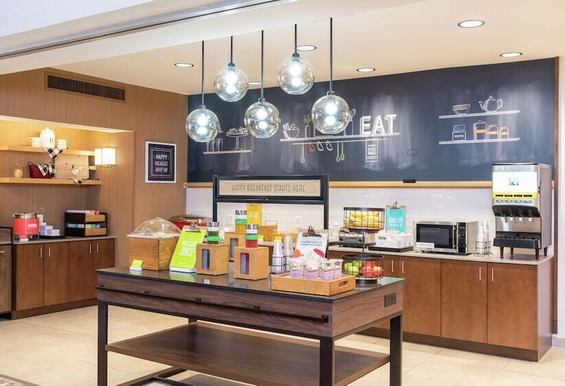 Hampton Inn & Suites Marshalltown