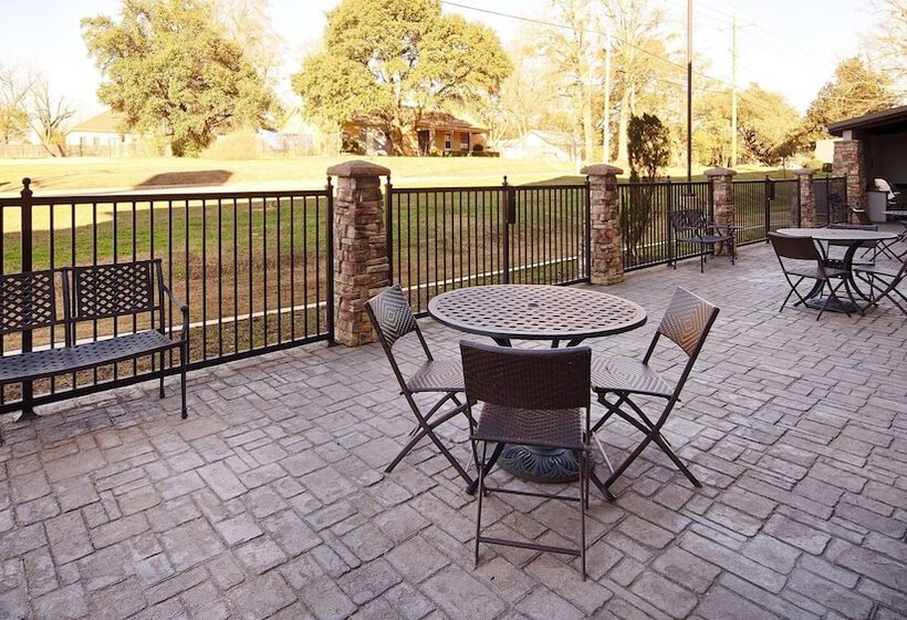 בית מלון כפרי Best Western Plus Desoto Inn & Suites