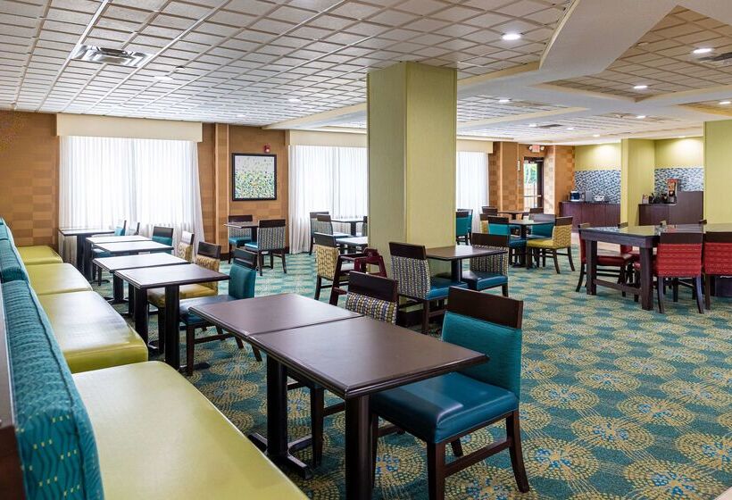 فندق Spark By Hilton Port Wentworth Savannah