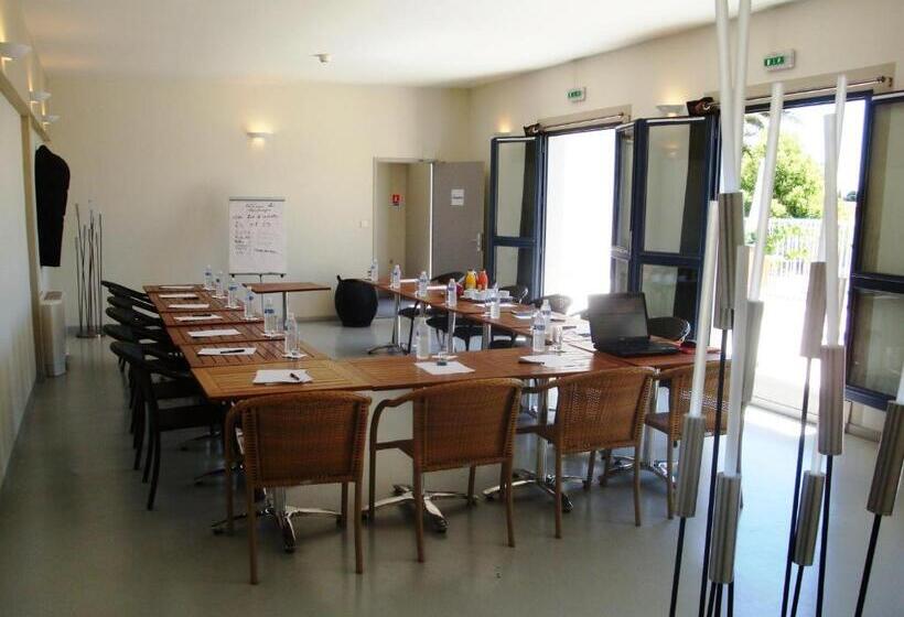 هتل Canal Aigues Mortes