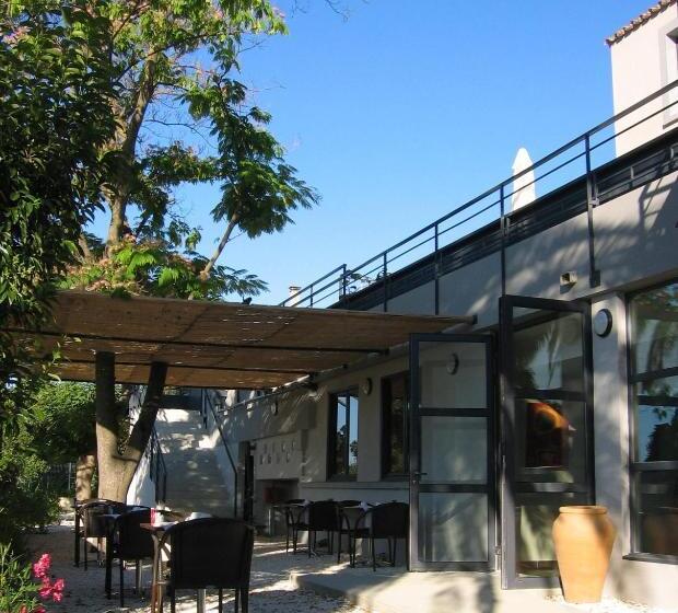 هتل Canal Aigues Mortes