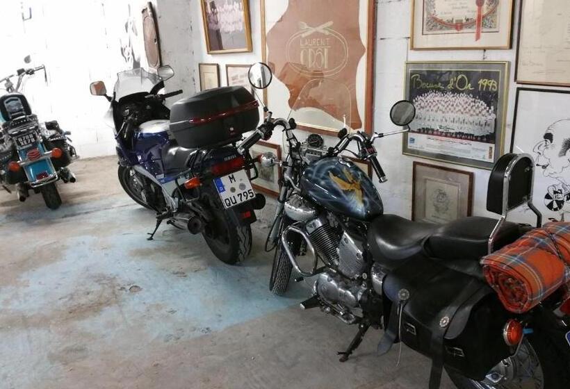 هتل Canal Aigues Mortes