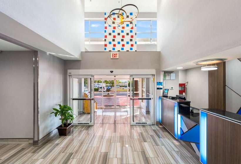 هتل Clarion Pointe Madisonhuntsville