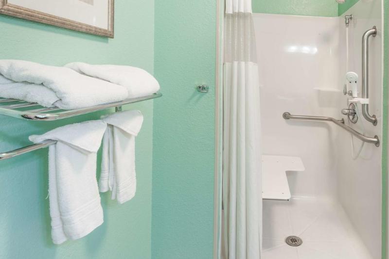 هتل Clarion Pointe Madisonhuntsville