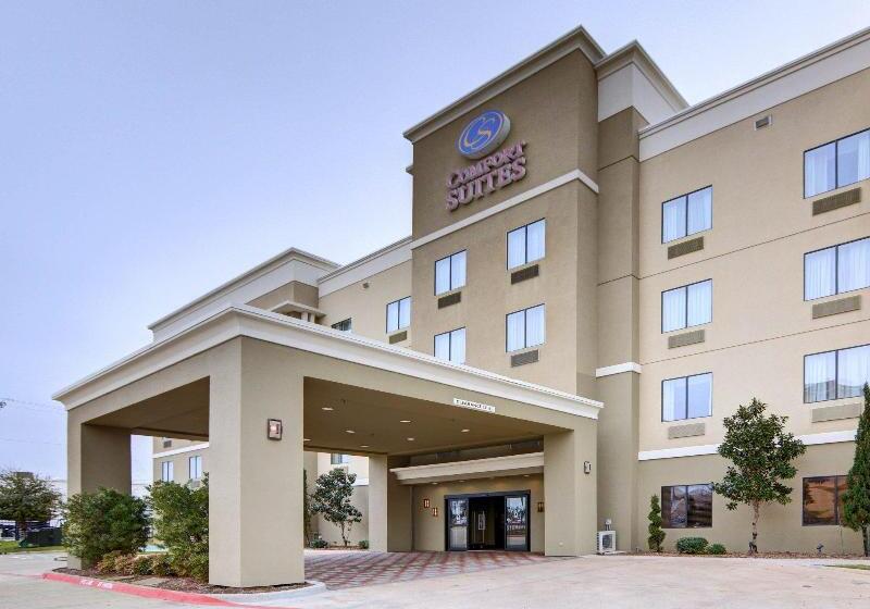בית מלון כפרי Comfort Suites Near Northeast Mall