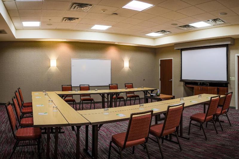 בית מלון כפרי Courtyard By Marriott Norman