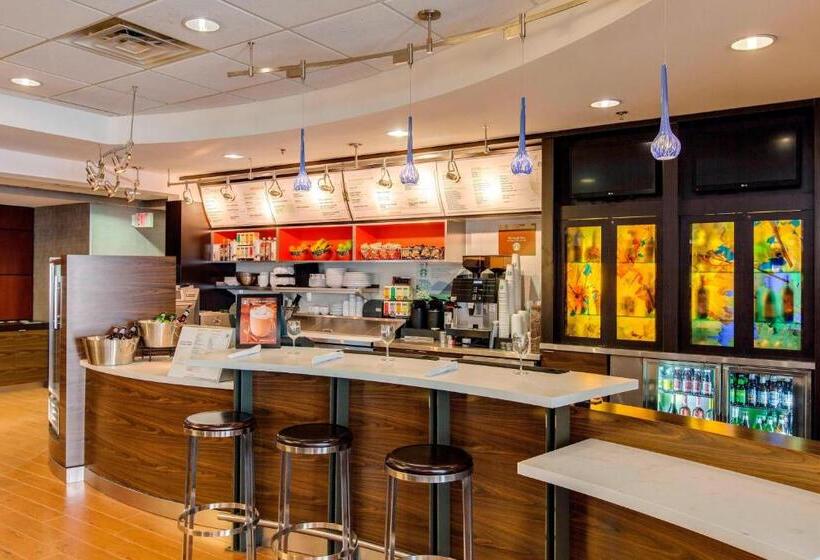 هتل Courtyard By Marriott Chicago Schaumburg/woodfield Mall