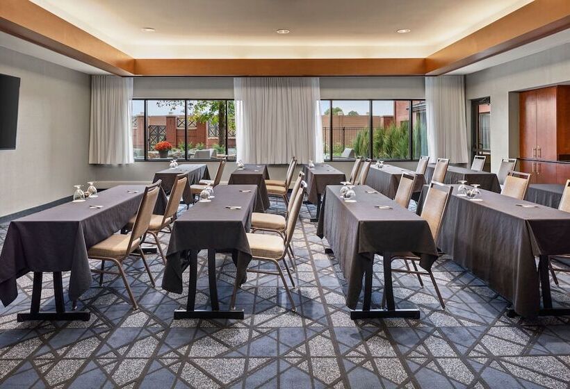 Отель Courtyard Minneapolis St. Paul/roseville