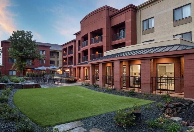 Отель Courtyard Minneapolis St. Paul/roseville