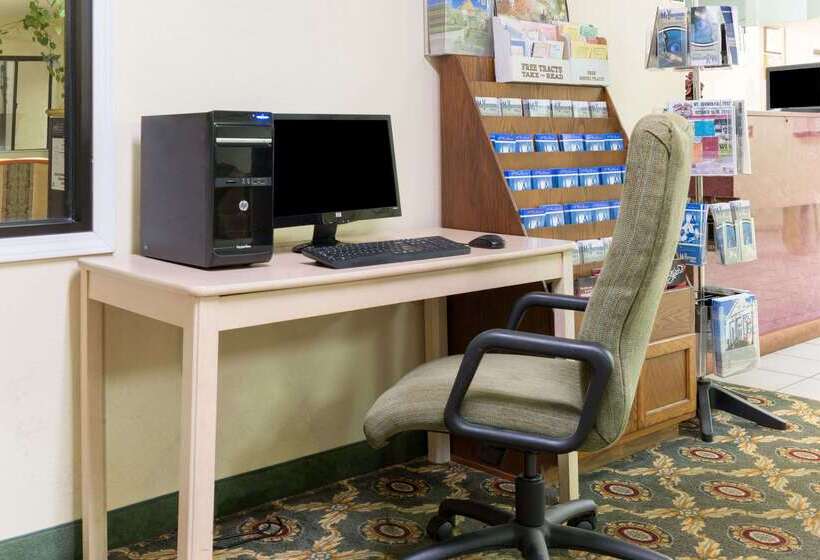 בית מלון כפרי Days Inn By Wyndham Mount Vernon
