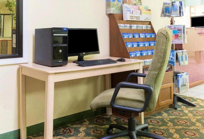 בית מלון כפרי Days Inn By Wyndham Mount Vernon