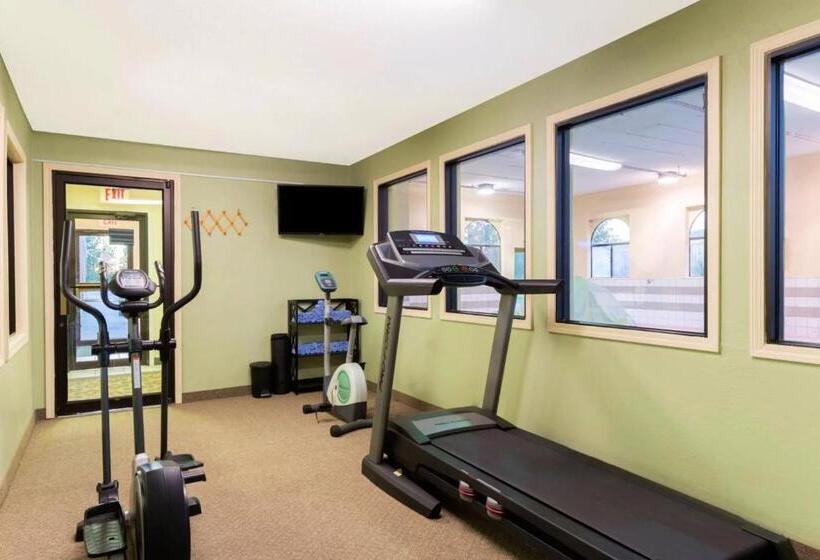 בית מלון כפרי Days Inn By Wyndham Mount Vernon