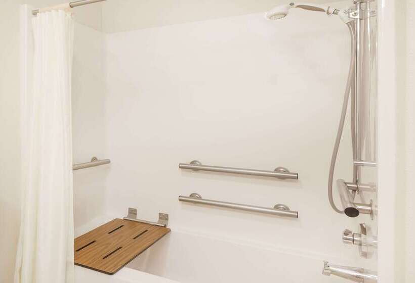 فندق Days Inn & Suites By Wyndham New Iberia