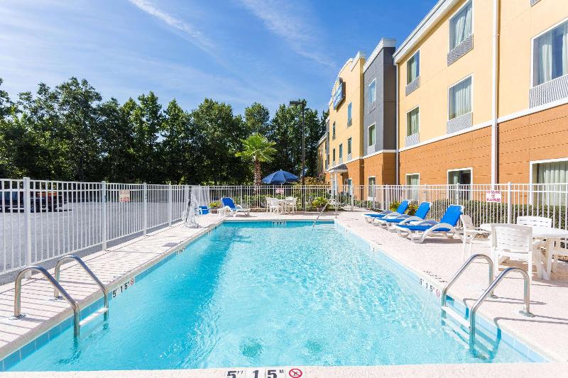 فندق Days Inn & Suites By Wyndham Savannah North I95