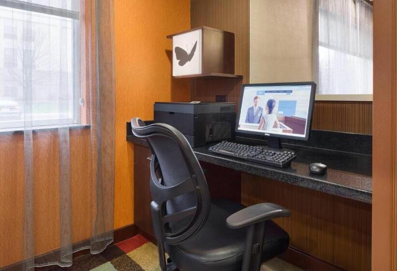 בית מלון כפרי Fairfield Inn & Suites Youngstown Boardman Poland