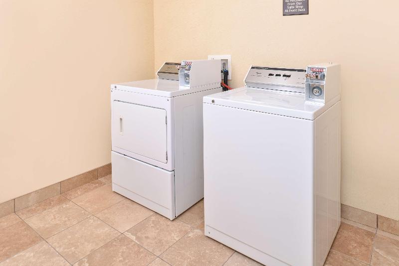 בית מלון כפרי Hampton Inn & Suites Muncie