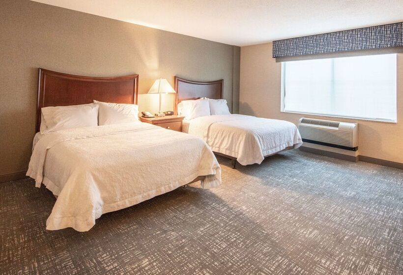 בית מלון כפרי Hampton Inn Presque Isle Maine