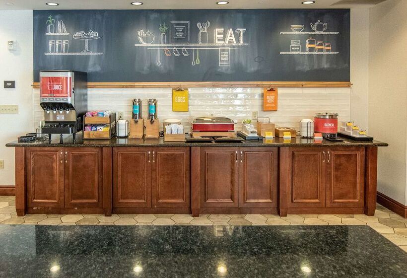 בית מלון כפרי Hampton Inn Presque Isle Maine