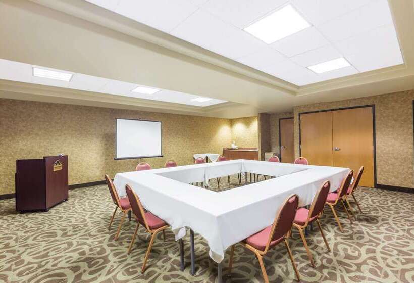 בית מלון כפרי Hawthorn Suites By Wyndham Oakland/alameda