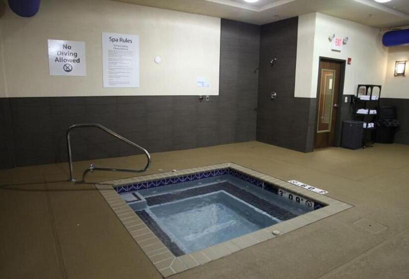 هتل Holiday Inn Express & Suites   Huntsville Airport, An Ihg