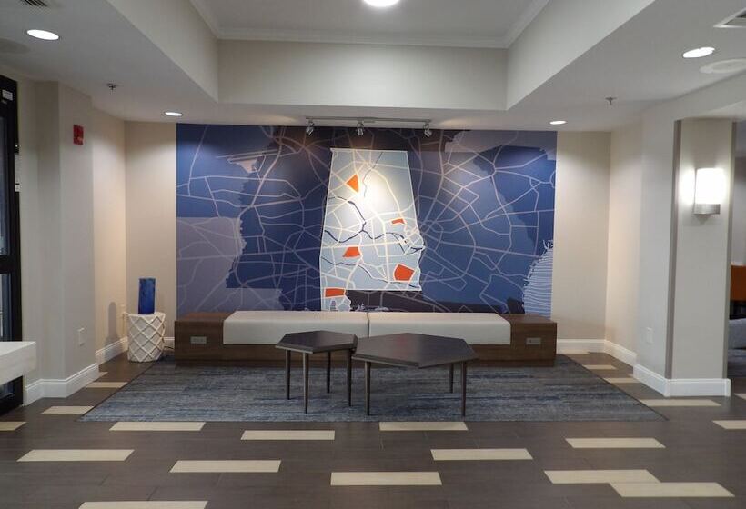 هتل Holiday Inn Express & Suites   Huntsville Airport, An Ihg