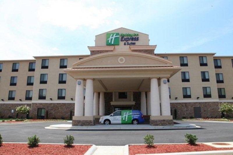 هتل Holiday Inn Express & Suites   Huntsville Airport, An Ihg