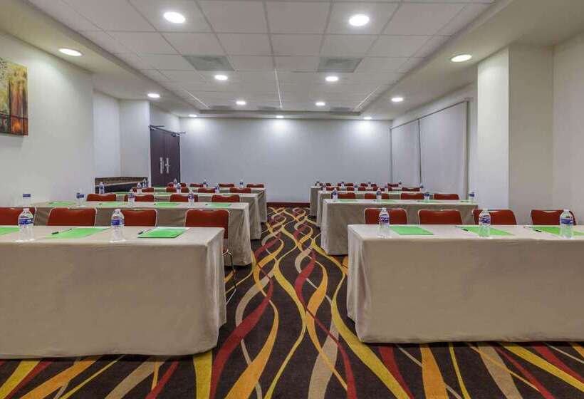 هتل La Quinta By Wyndham San Luis Potosi