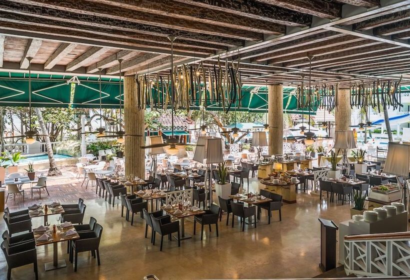 هتل Las Americas Casa De Playa