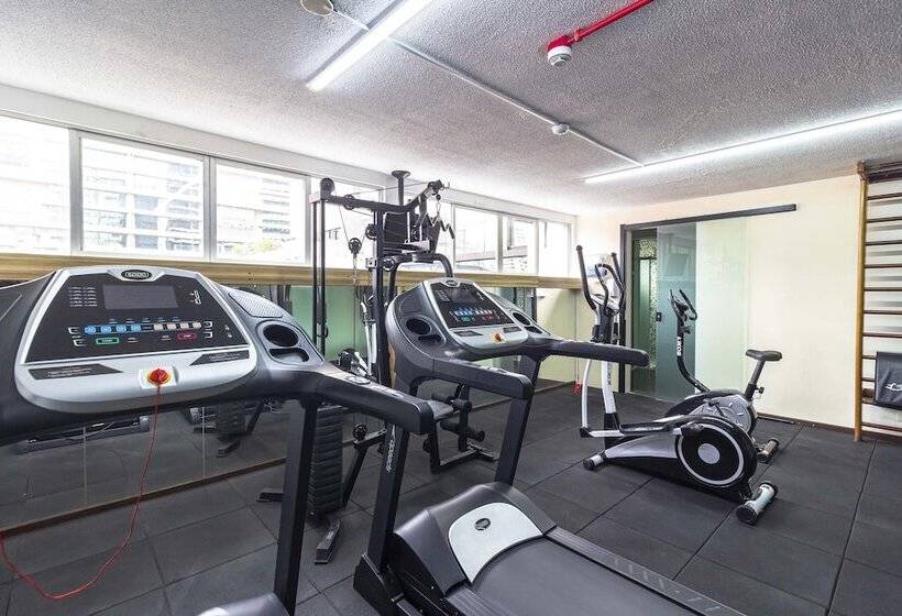 בית מלון כפרי Nacional Inn Curitiba Estação Shopping