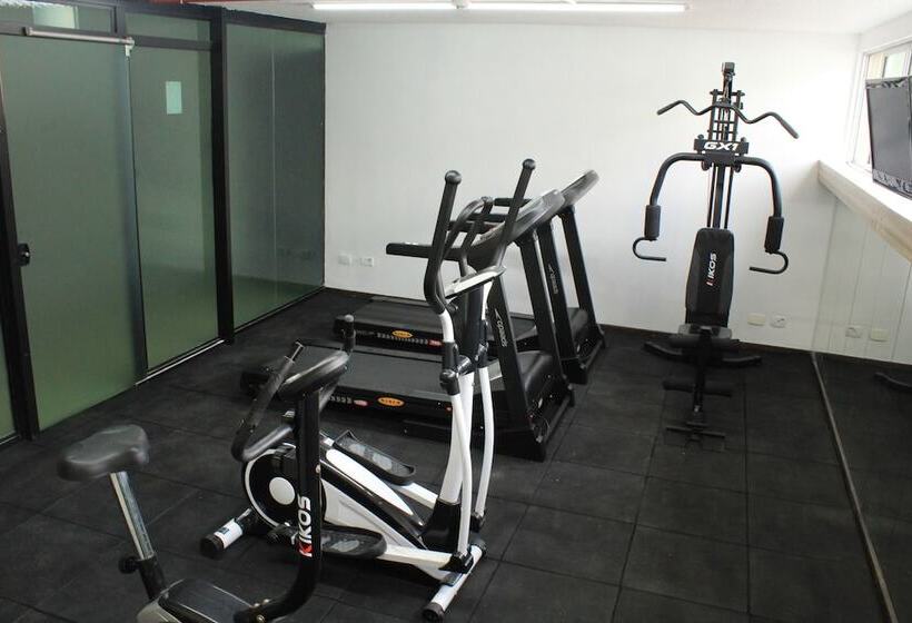 בית מלון כפרי Nacional Inn Curitiba Estação Shopping