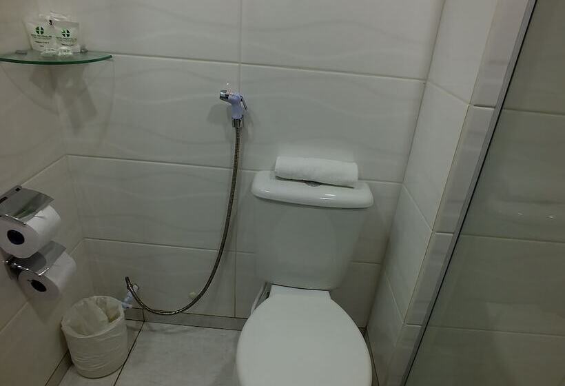 בית מלון כפרי Nacional Inn Curitiba Estação Shopping