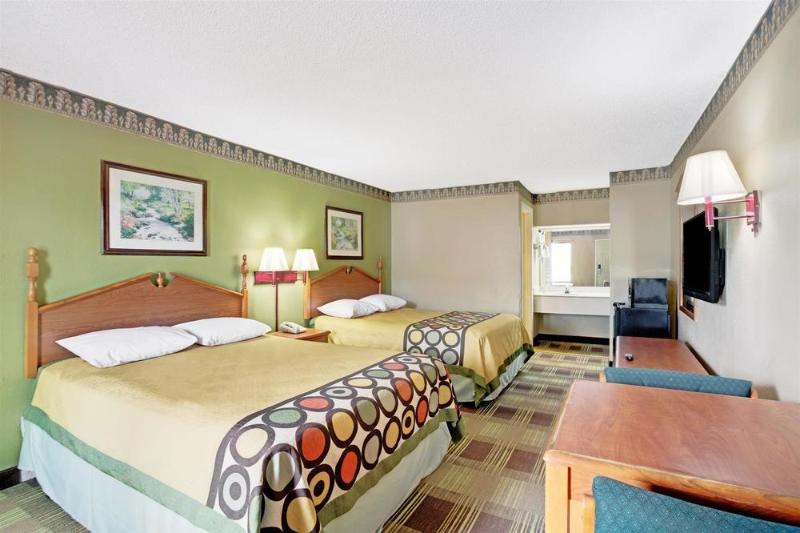 فندق Red Carpet Inn and Suites Newnan