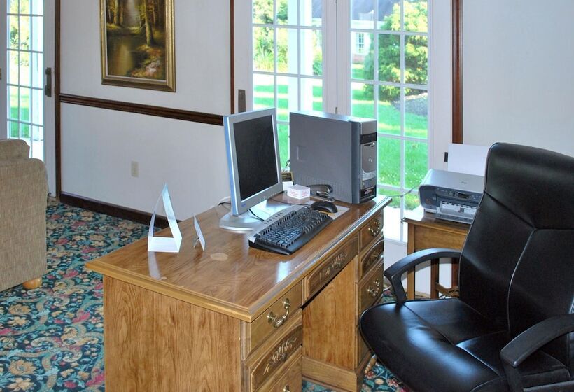 בית מלון כפרי Rodeway Inn & Suites Myerstown   Lebanon