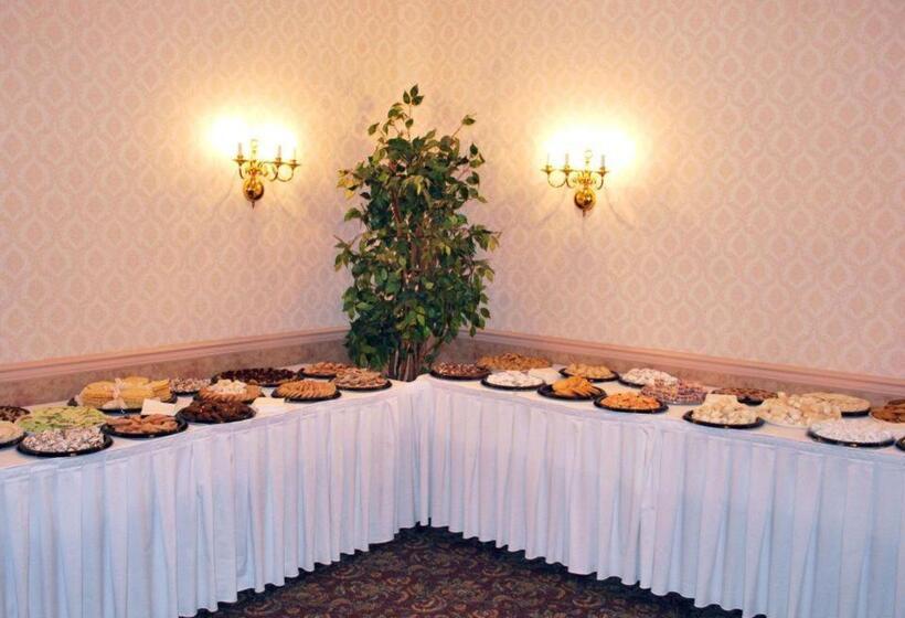 בית מלון כפרי Rodeway Inn & Suites Myerstown   Lebanon