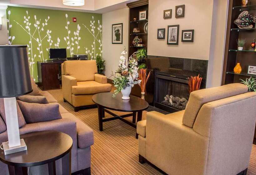 בית מלון כפרי Sleep Inn & Suites Harbour Pointe