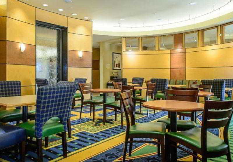 هتل Springhill Suites Houston Pearland