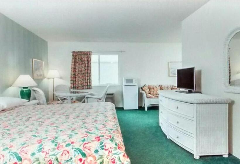 فندق Super 8 By Wyndham Reedsburg