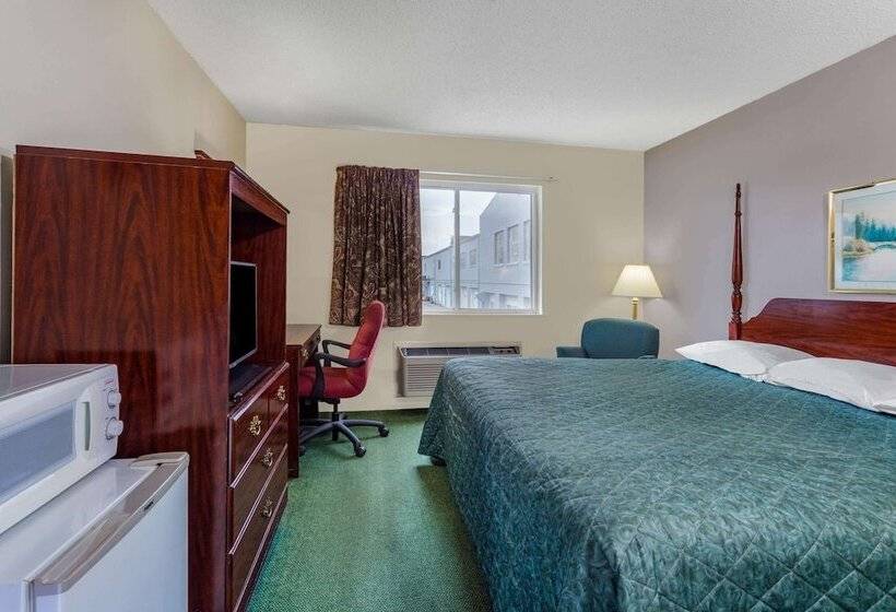 فندق Super 8 By Wyndham Reedsburg