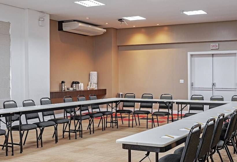 هتل Camboriu Express