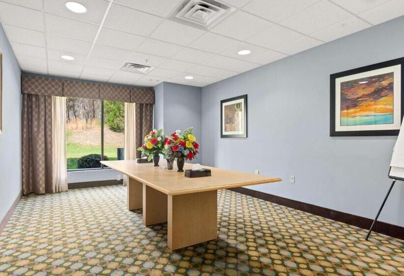Surestay Plus Hotel By Best Western Portland Route 52 West