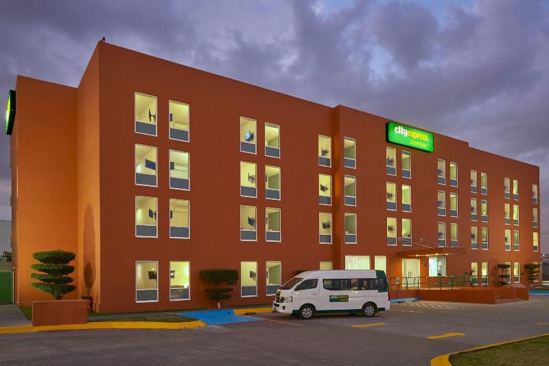 酒店 City Express Junior By Marriott Guadalajara Periferico Sur