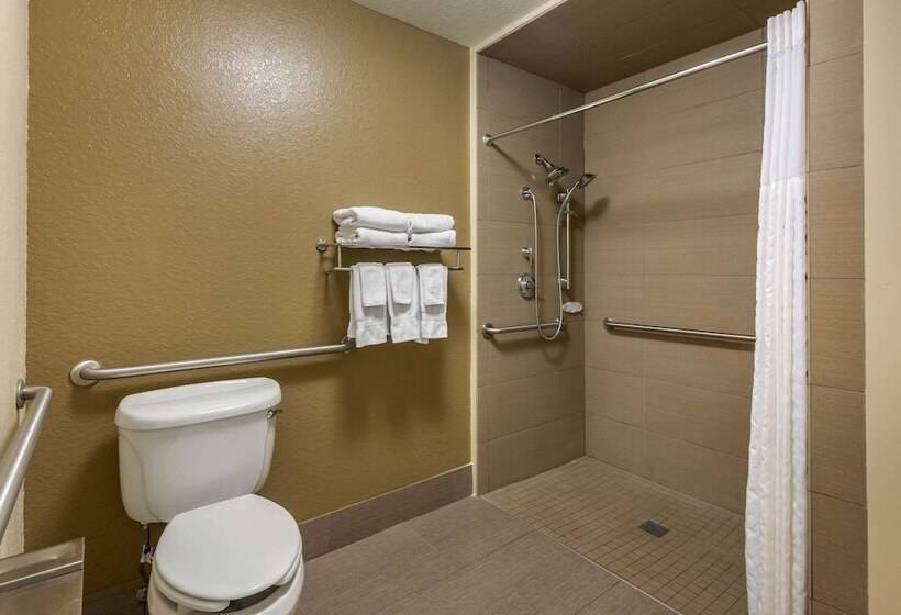 Отель Comfort Suites The Villages