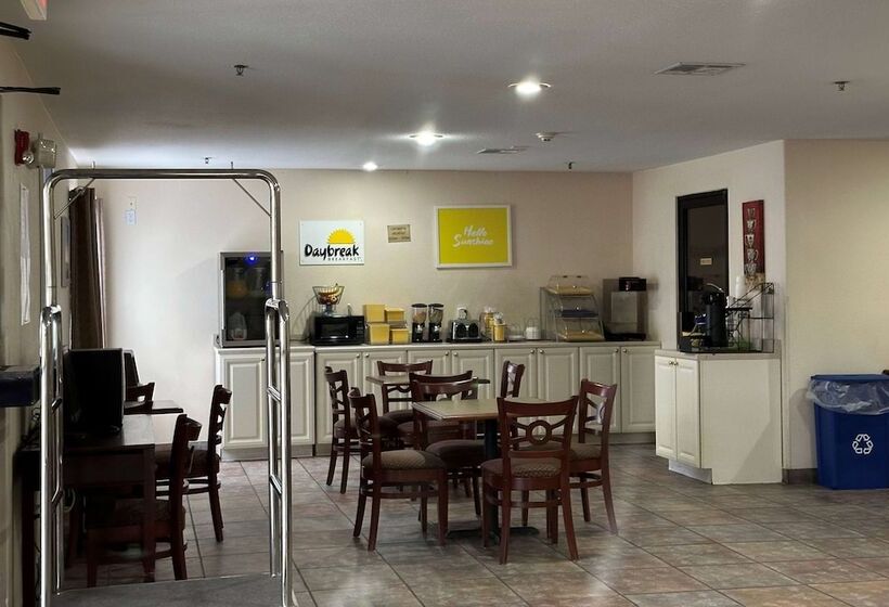 فندق Days Inn & Suites By Wyndham Eunice