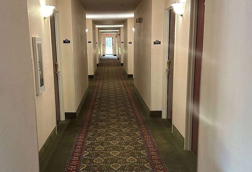 فندق Days Inn & Suites By Wyndham Eunice