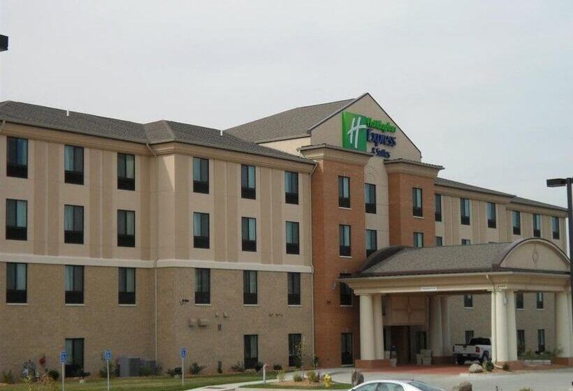 Отель Holiday Inn Express And Suites Urbandale Des Moines, An Ihg