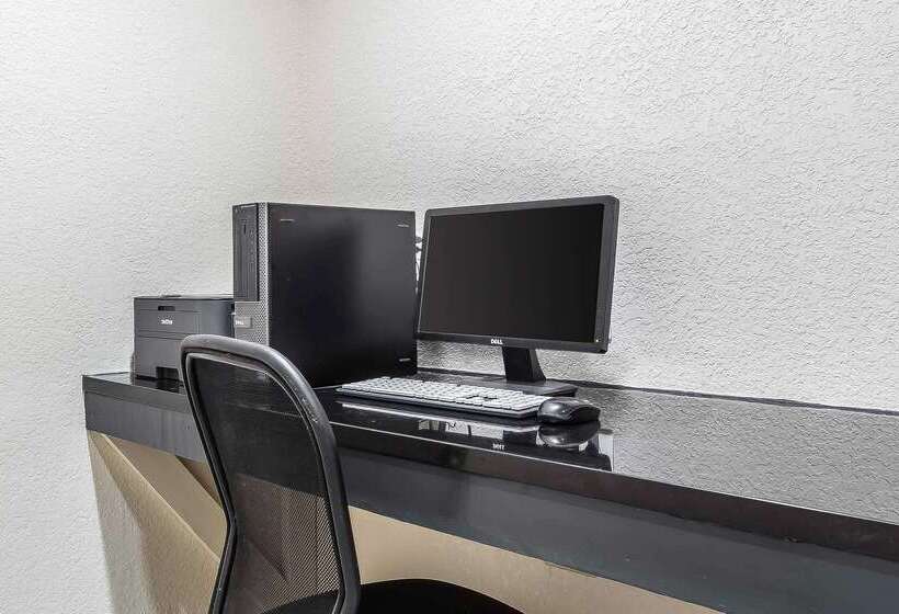 ホテル Quality Inn & Suites