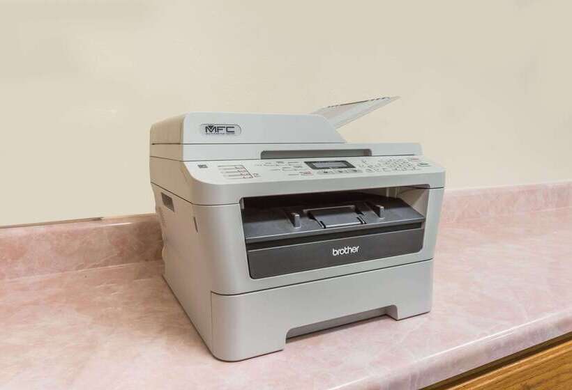 فندق Super 8 By Wyndham Stafford