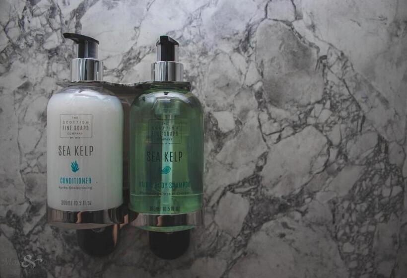 בית מלון כפרי The Angel Inn